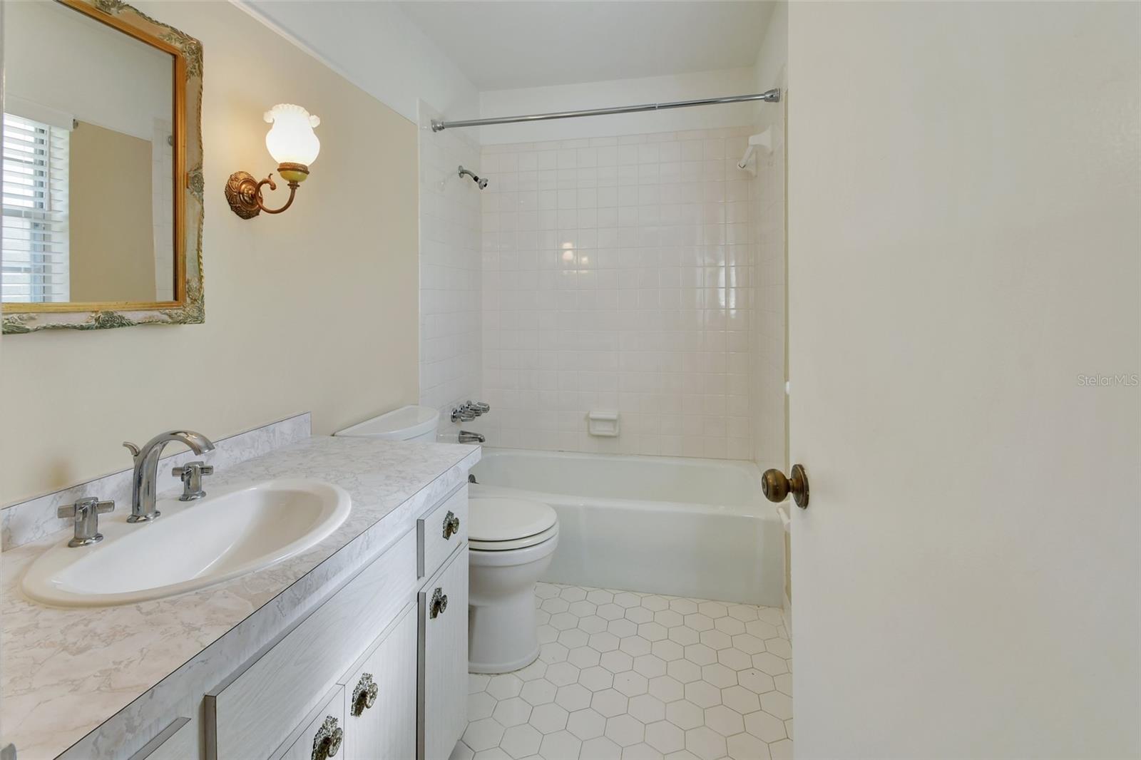 51 PINE DR, DEBARY, FL, 32713