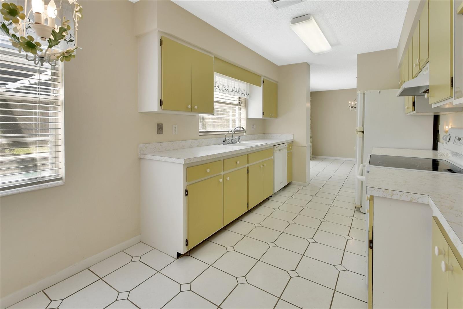 51 PINE DR, DEBARY, FL, 32713