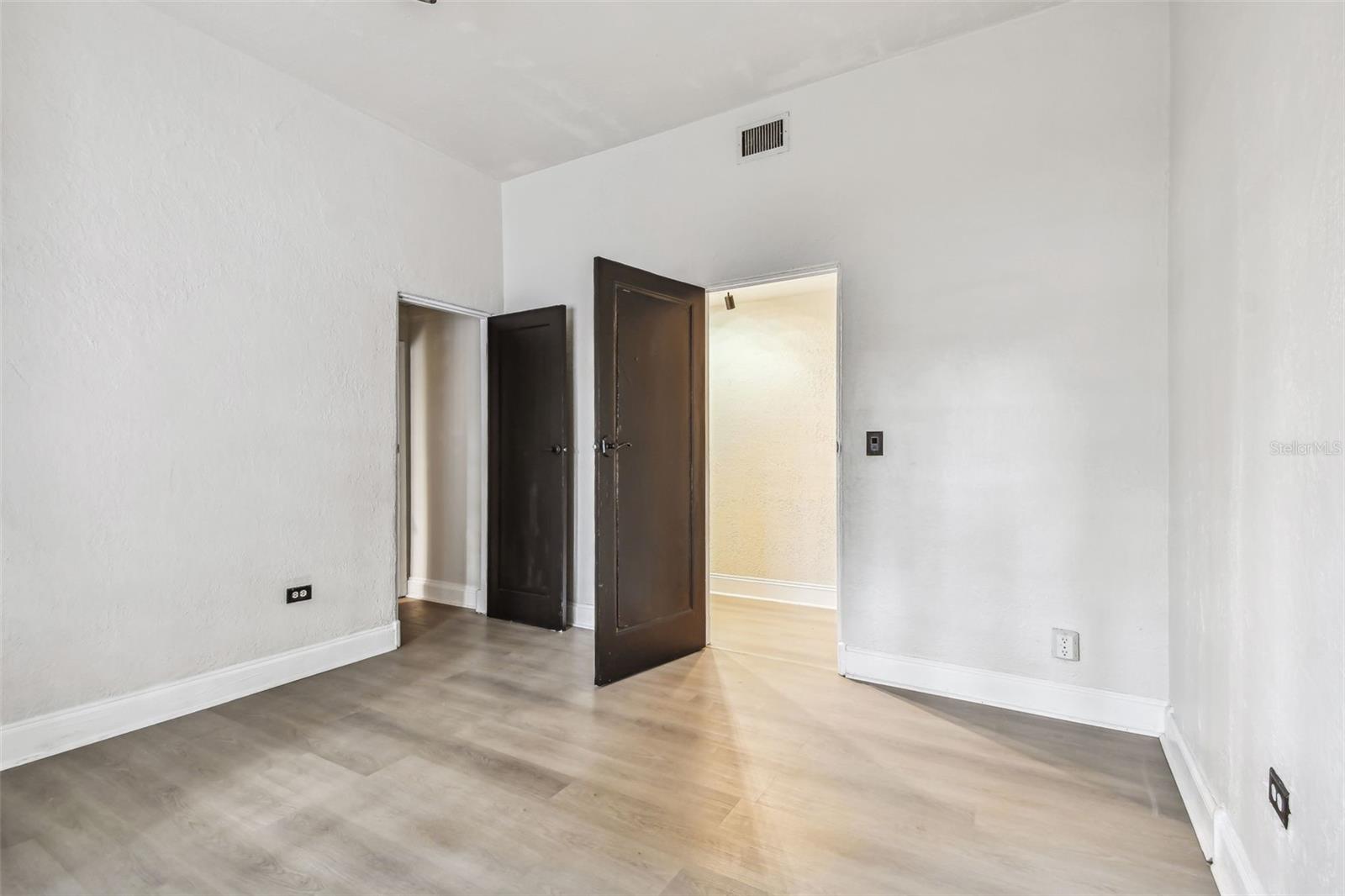 2102 W LA SALLE ST, TAMPA, FL, 33607