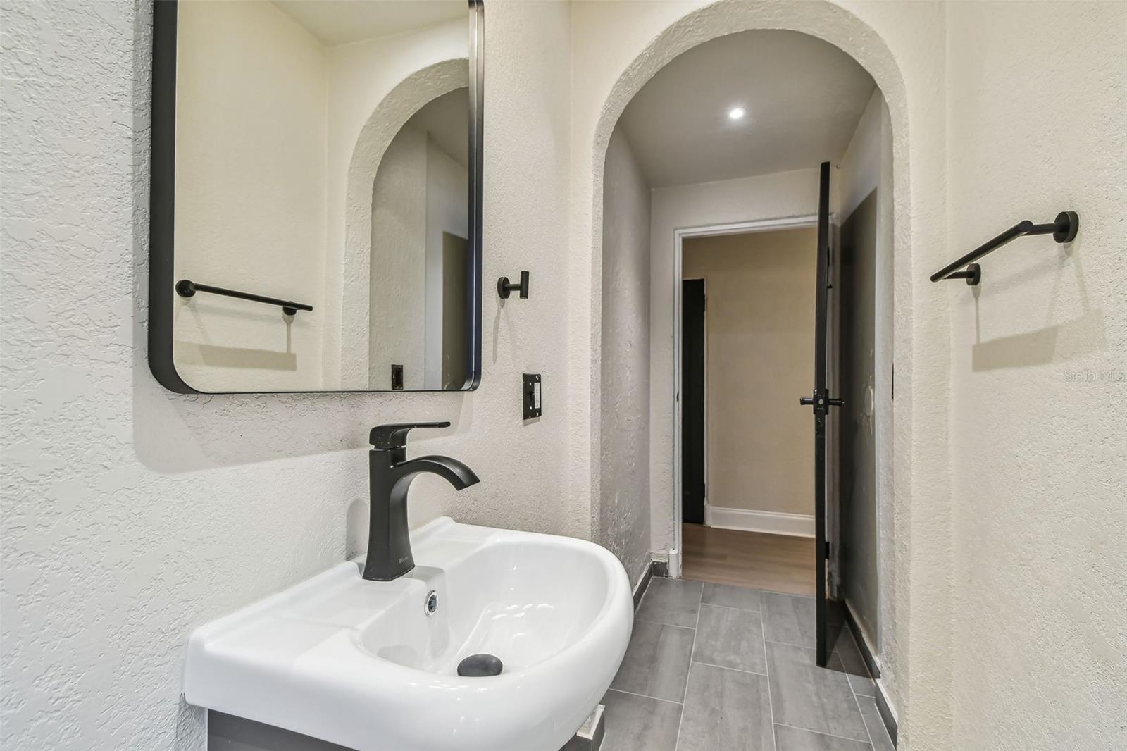 2102 W LA SALLE ST, TAMPA, FL, 33607
