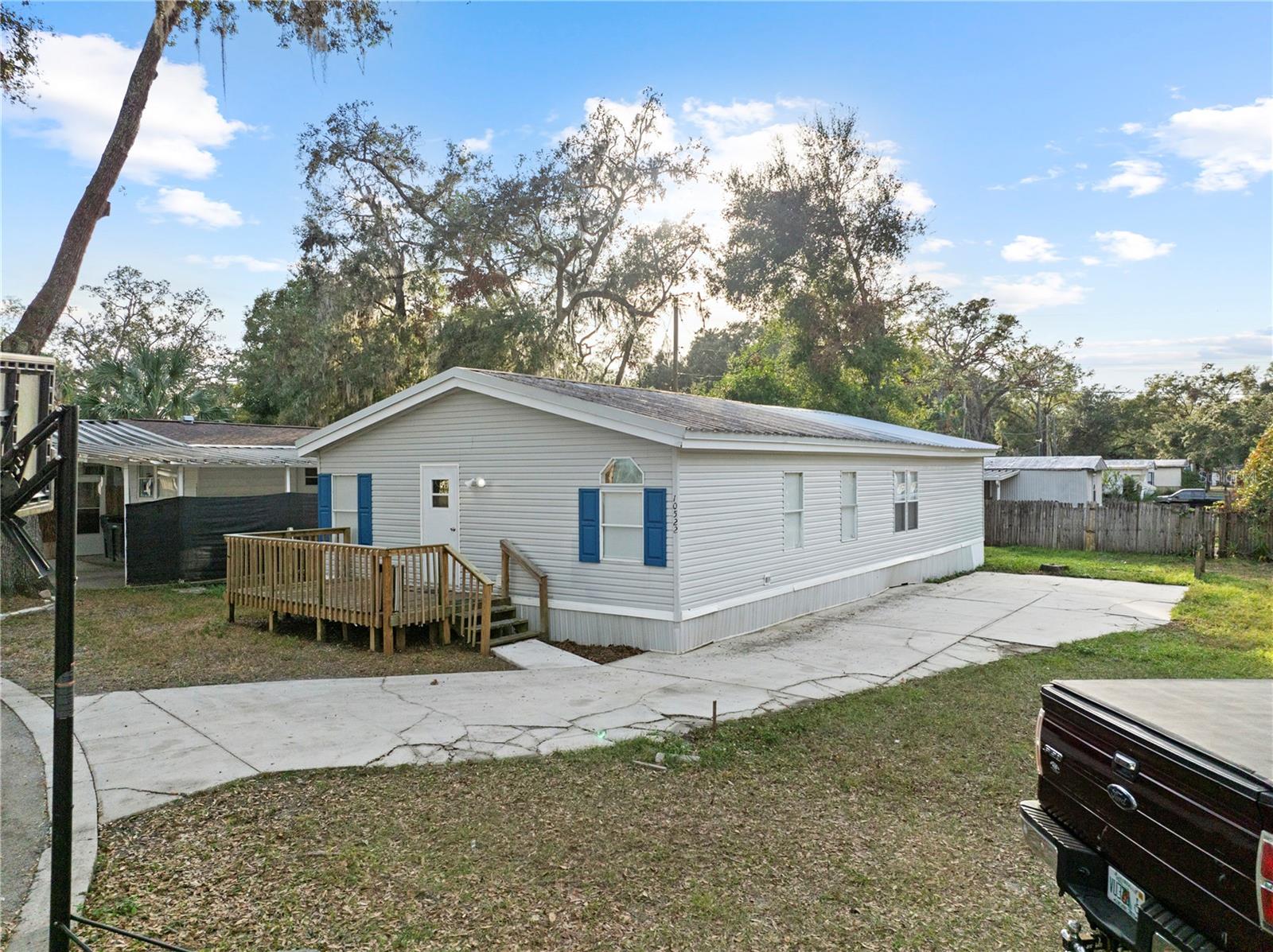 10522 BAY HILLS CIR, THONOTOSASSA, FL, 33592