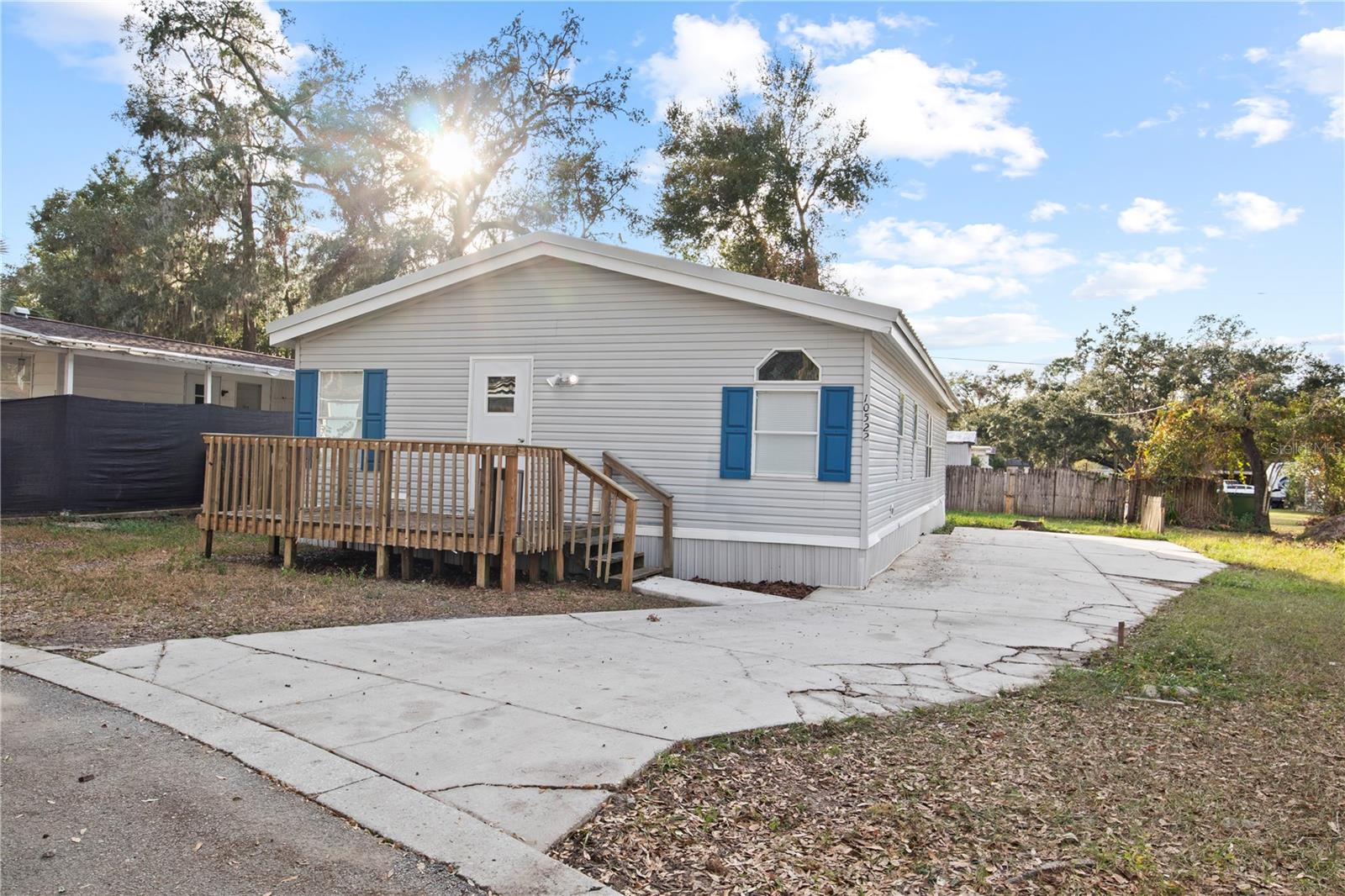 10522 BAY HILLS CIR, THONOTOSASSA, FL, 33592