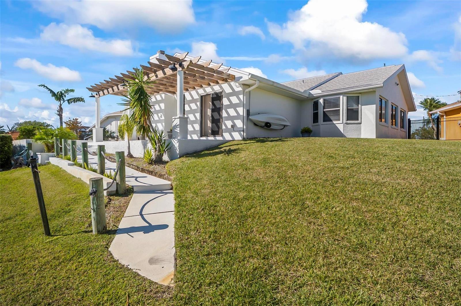 1 CHERRYTREE CT, PALM COAST, FL, 32137