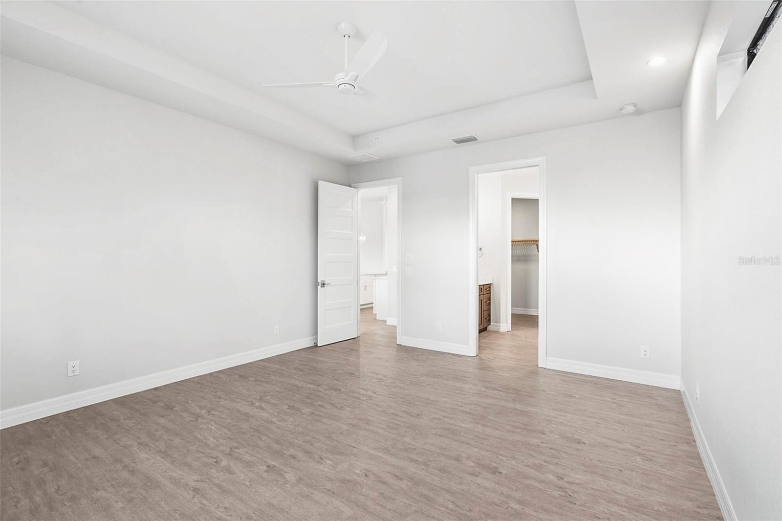 15136 HENNIPEN CIR, PORT CHARLOTTE, FL, 33981