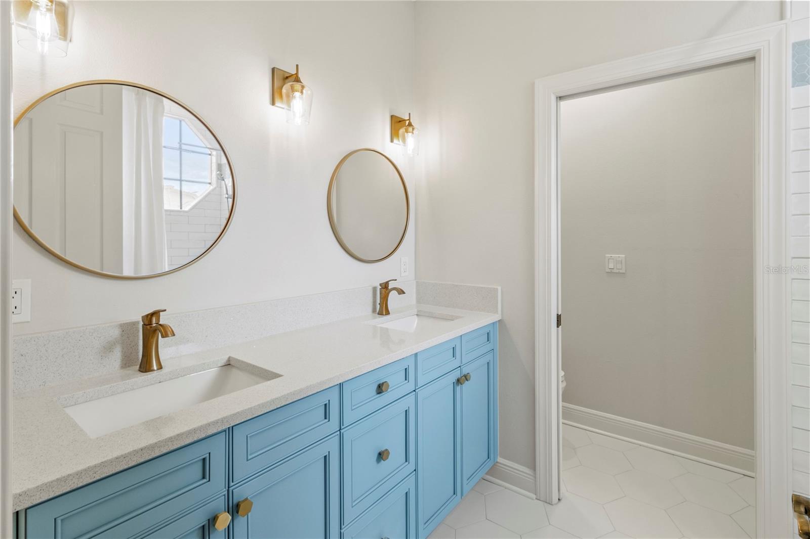 447 CANAL RD #447, SARASOTA, FL, 34242
