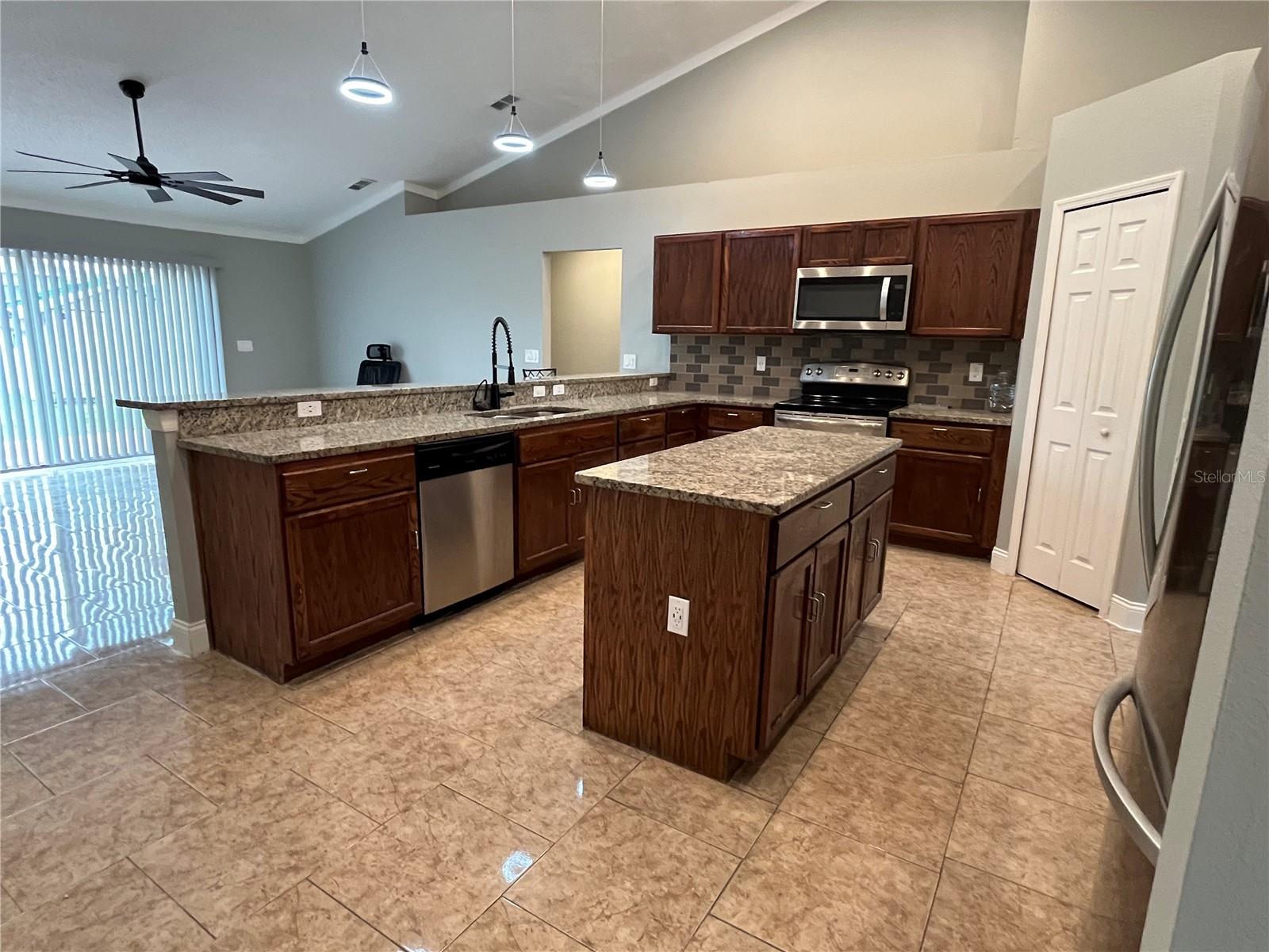 1021 CANNES DR, KISSIMMEE, FL, 34759