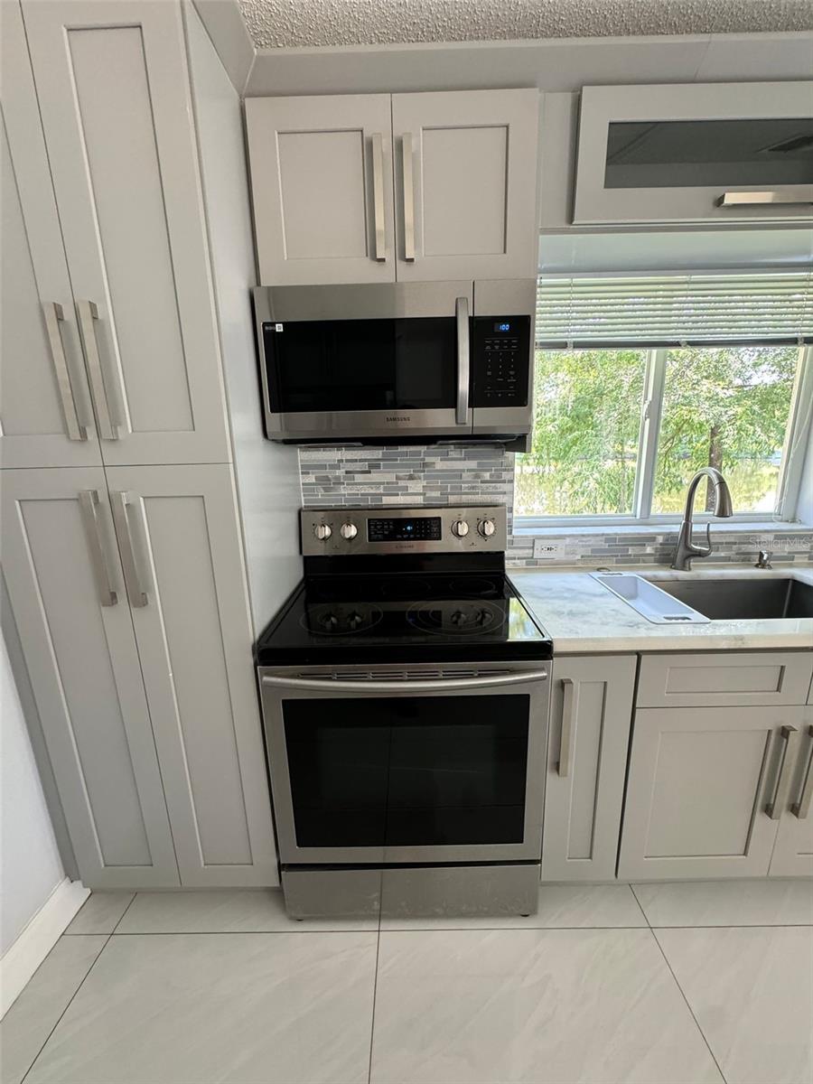 2406 RUNYON CIR, ORLANDO, FL, 32837