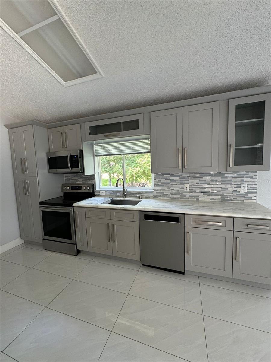 2406 RUNYON CIR, ORLANDO, FL, 32837
