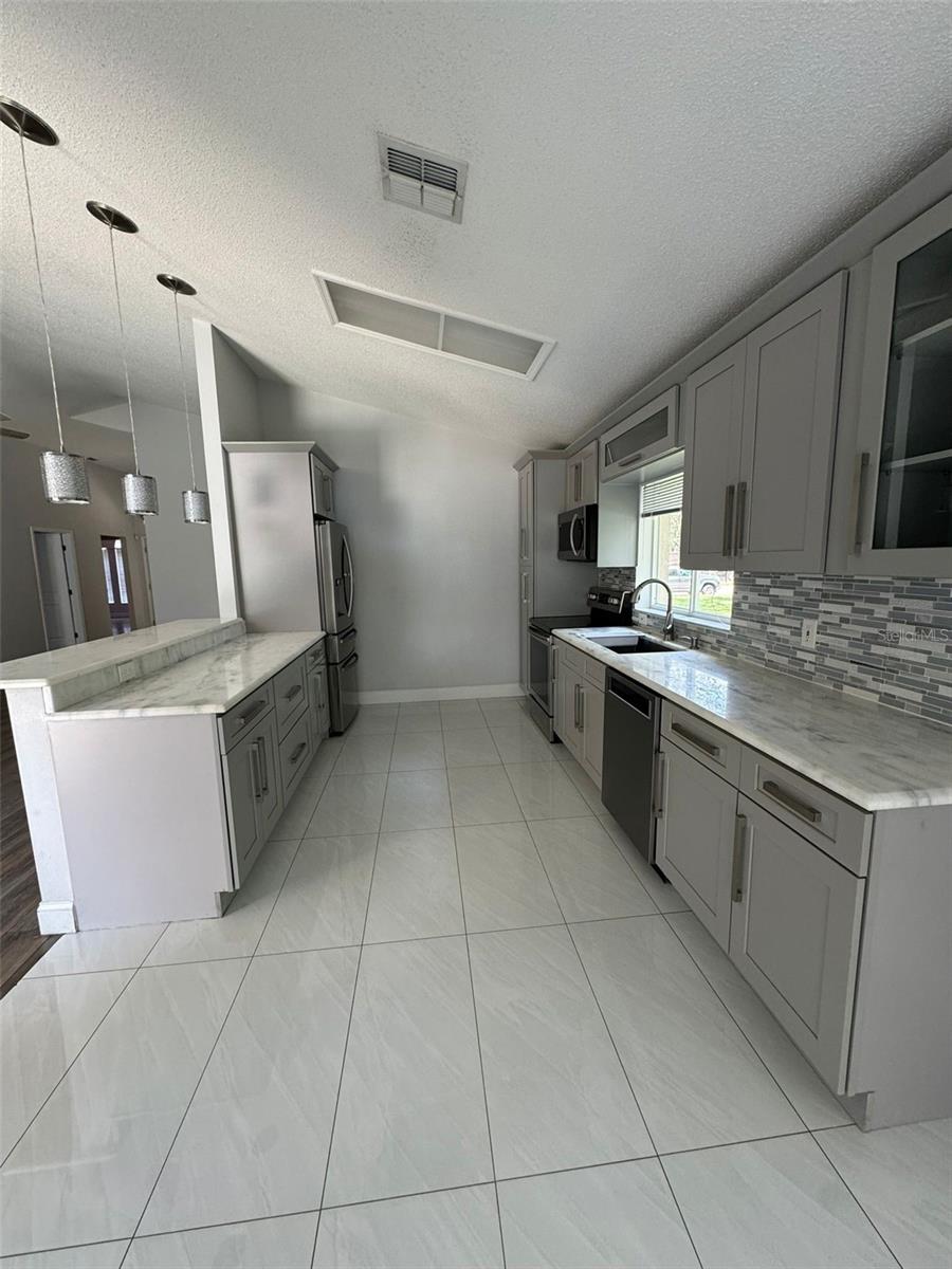 2406 RUNYON CIR, ORLANDO, FL, 32837