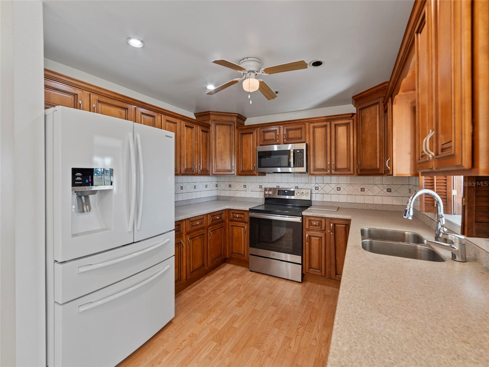 603 FOX HILLS DR, SUN CITY CENTER, FL, 33573