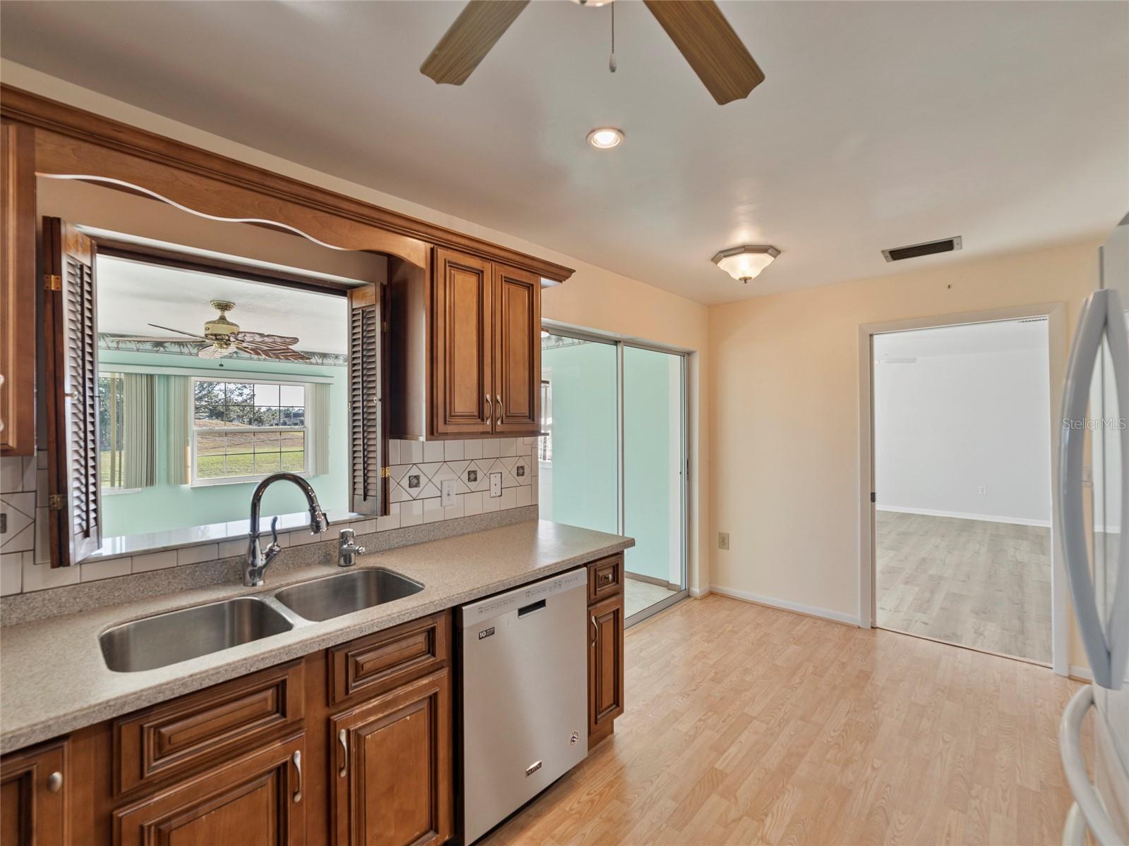 603 FOX HILLS DR, SUN CITY CENTER, FL, 33573