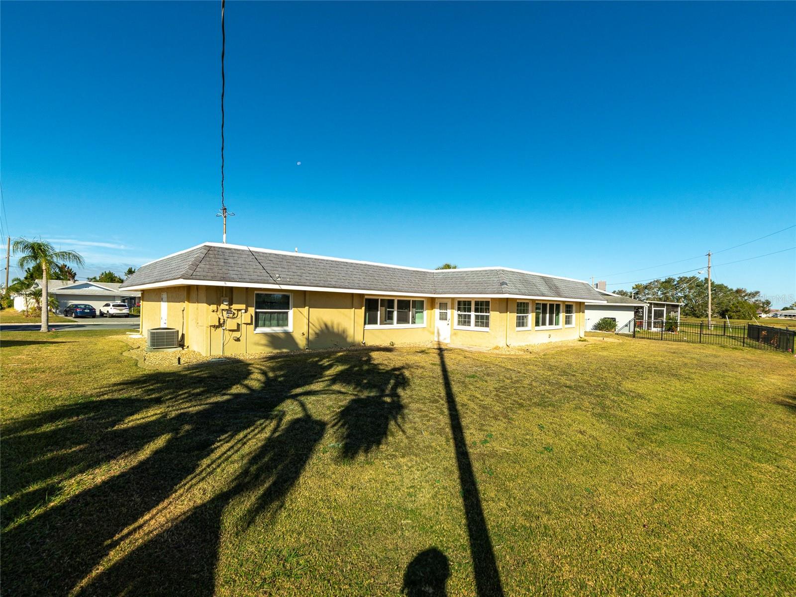 603 FOX HILLS DR, SUN CITY CENTER, FL, 33573