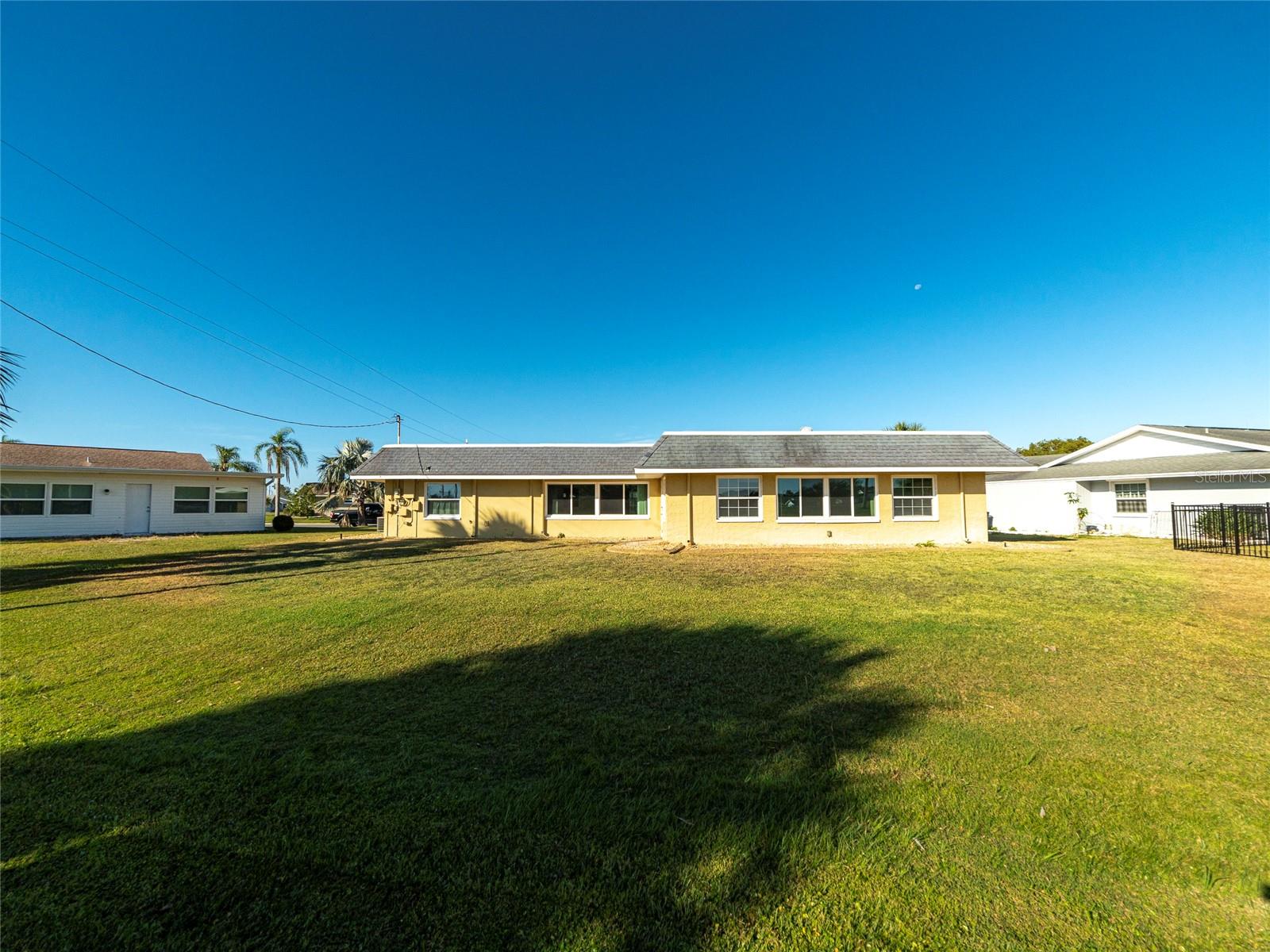603 FOX HILLS DR, SUN CITY CENTER, FL, 33573