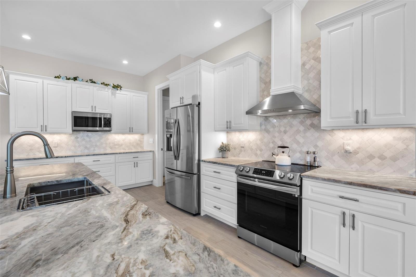 4204 SW 5TH AVE, CAPE CORAL, FL, 33914