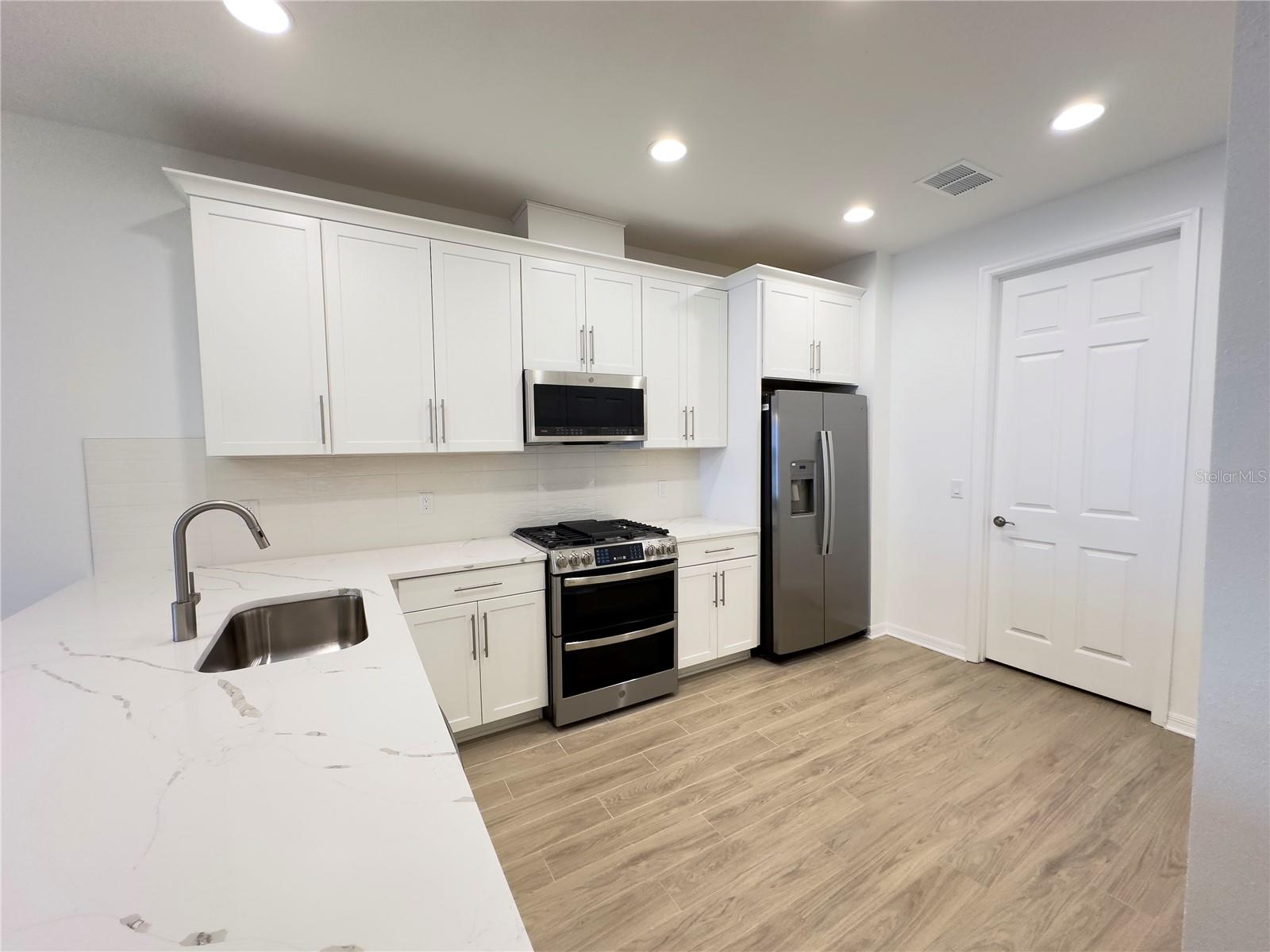 17929 CHERISHED LOOP, LAKEWOOD RANCH, FL, 34211