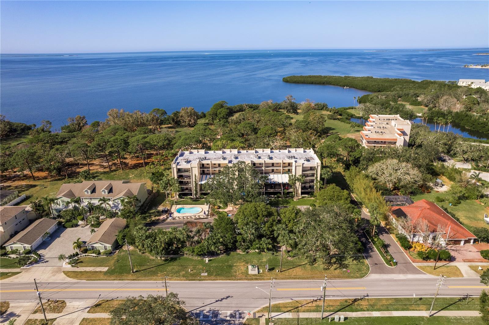 206 TARPON PT, TARPON SPRINGS, FL, 34689