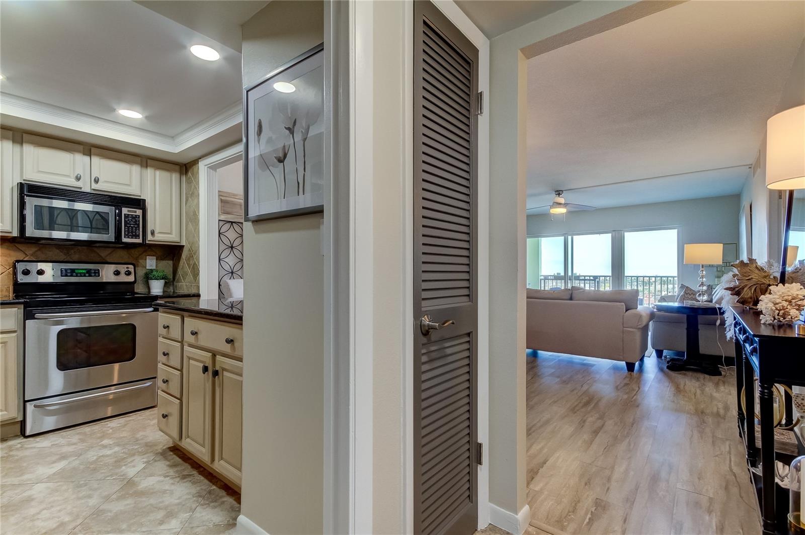 400 64 AVE #1207, ST PETE BEACH, FL, 33706