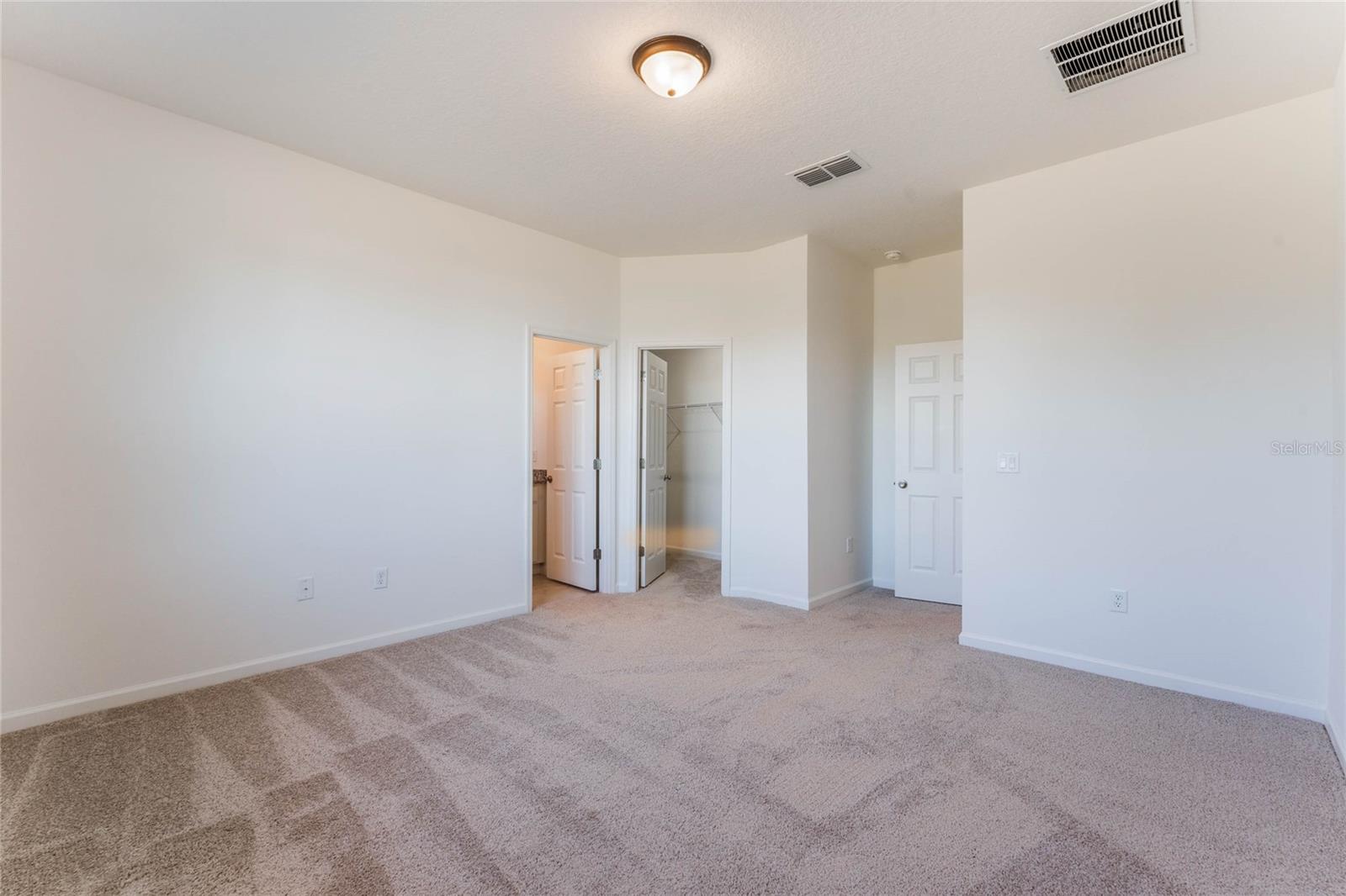 3180 RIVERHEAD DR, DELTONA, FL, 32738
