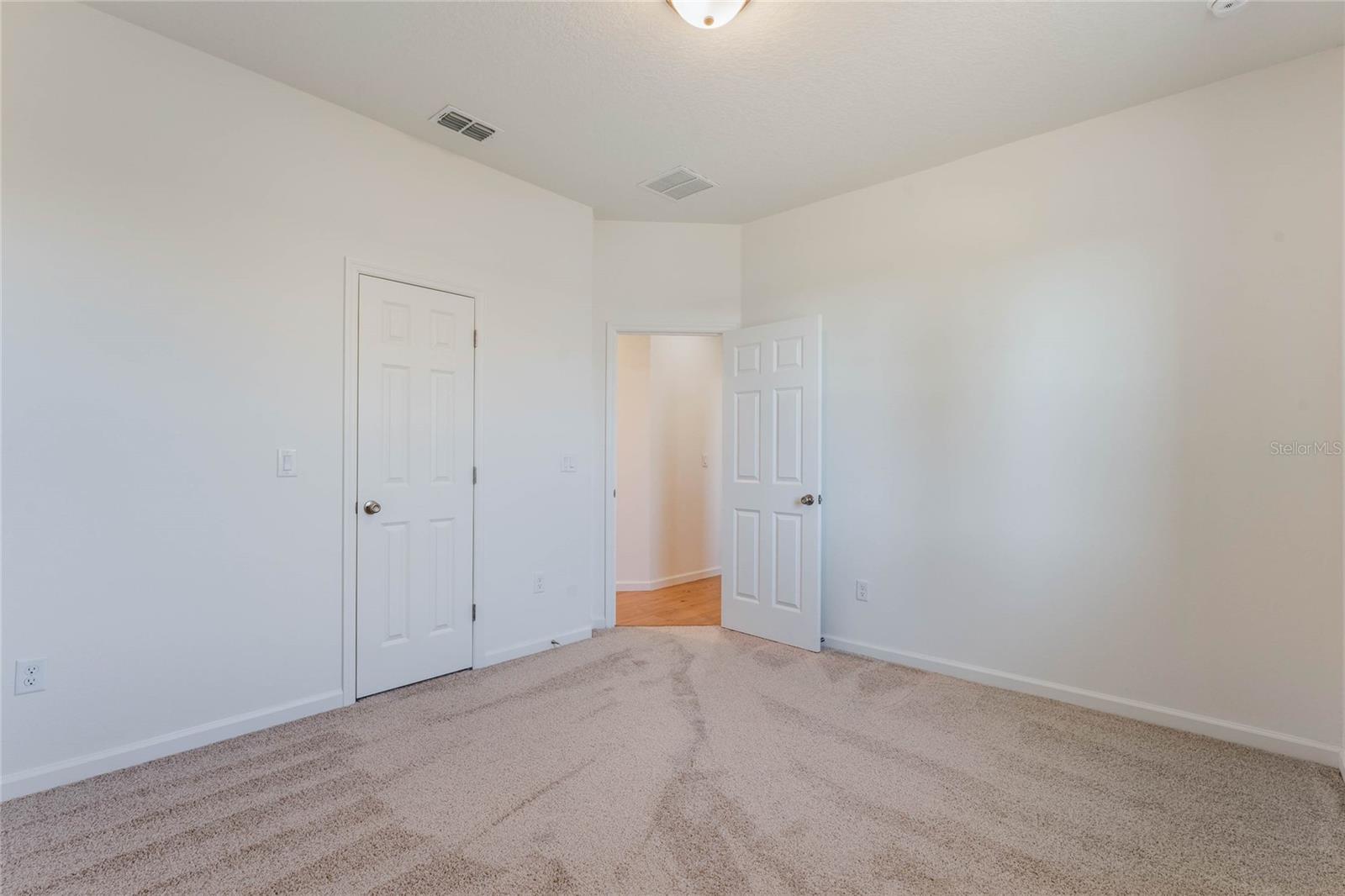 3180 RIVERHEAD DR, DELTONA, FL, 32738