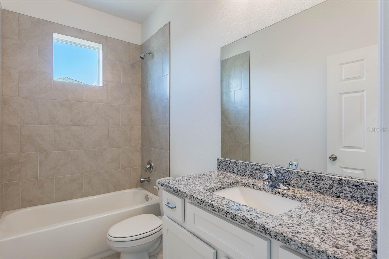 3180 RIVERHEAD DR, DELTONA, FL, 32738
