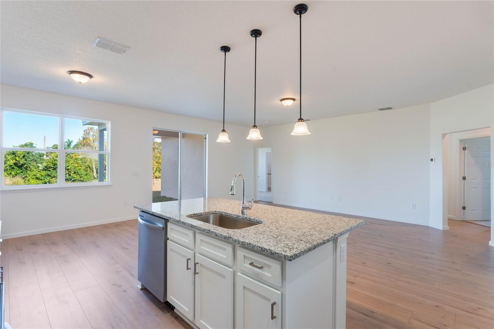 3180 RIVERHEAD DR, DELTONA, FL, 32738