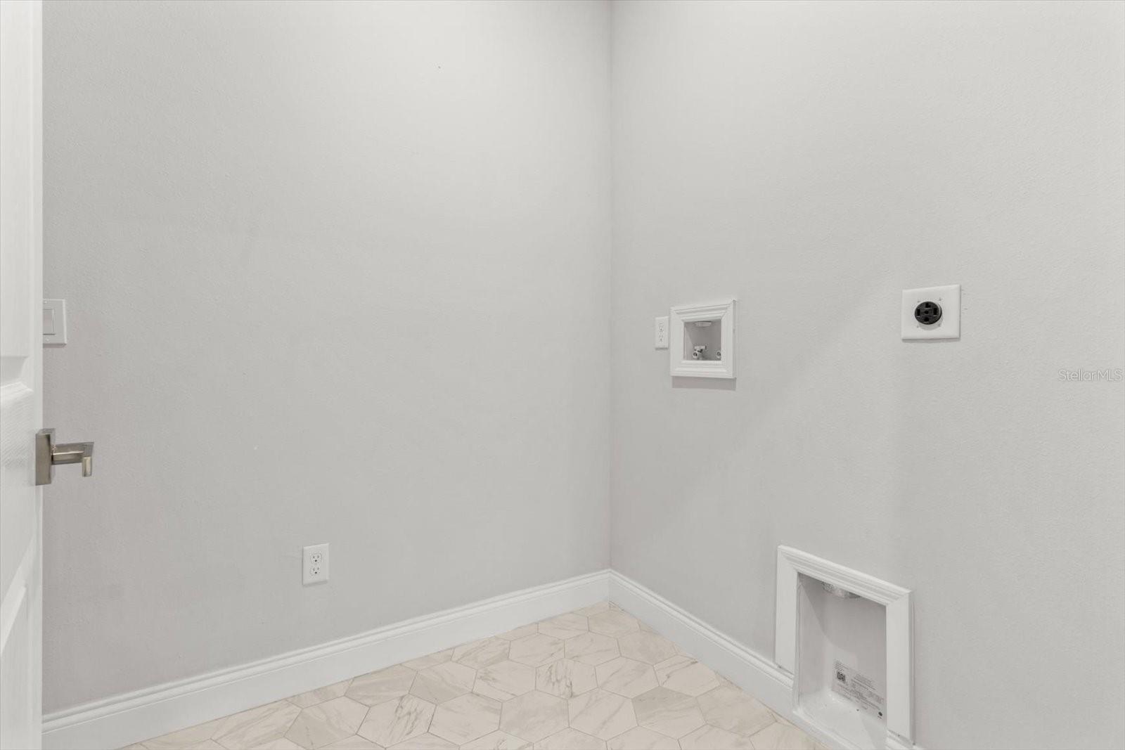 2021 W ALHAMBRA DR, CITRUS SPRINGS, FL, 34434
