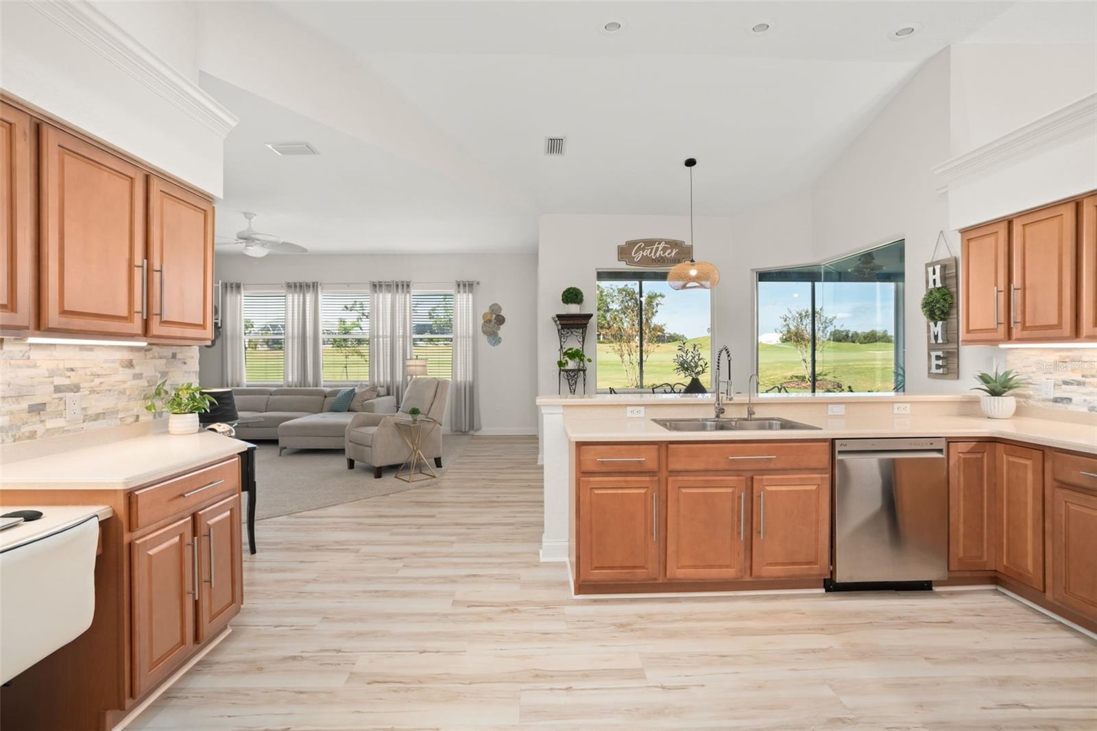 6702 HUNTINGTON HILLS BLVD, LAKELAND, FL, 33810