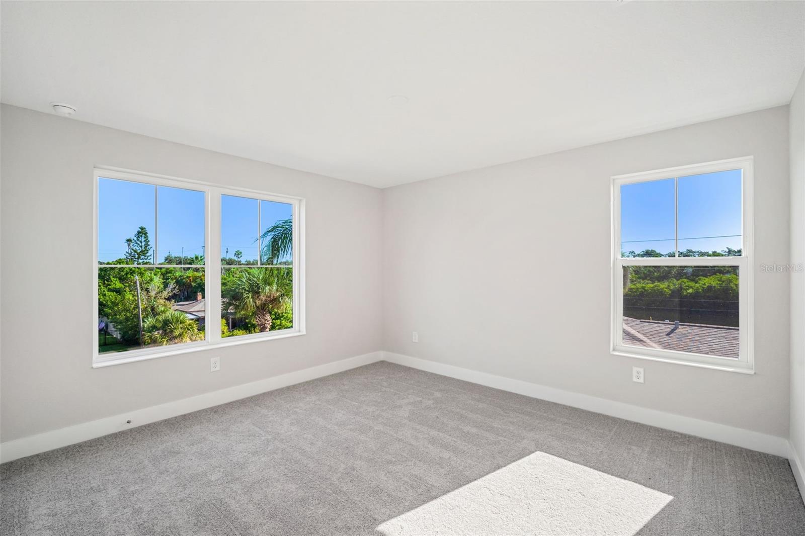 840 61ST AVE NE, ST PETERSBURG, FL, 33703