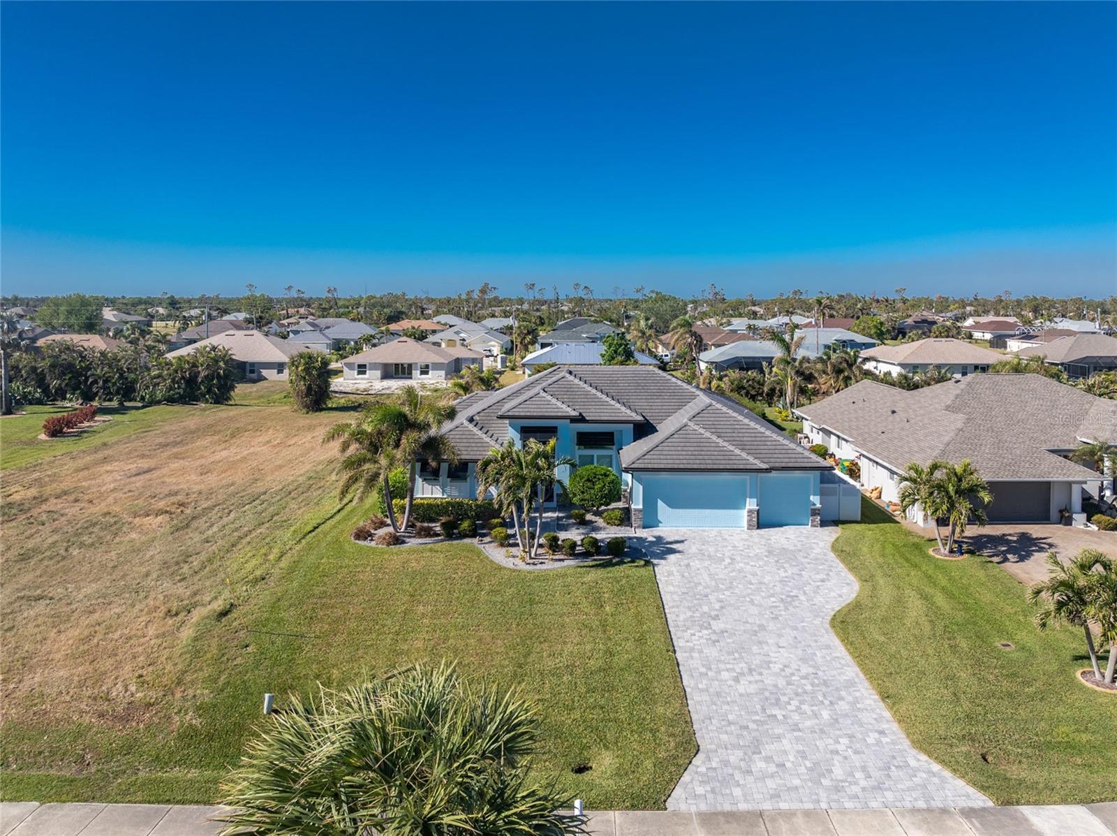 231 ROTONDA BLVD N, ROTONDA WEST, FL, 33947