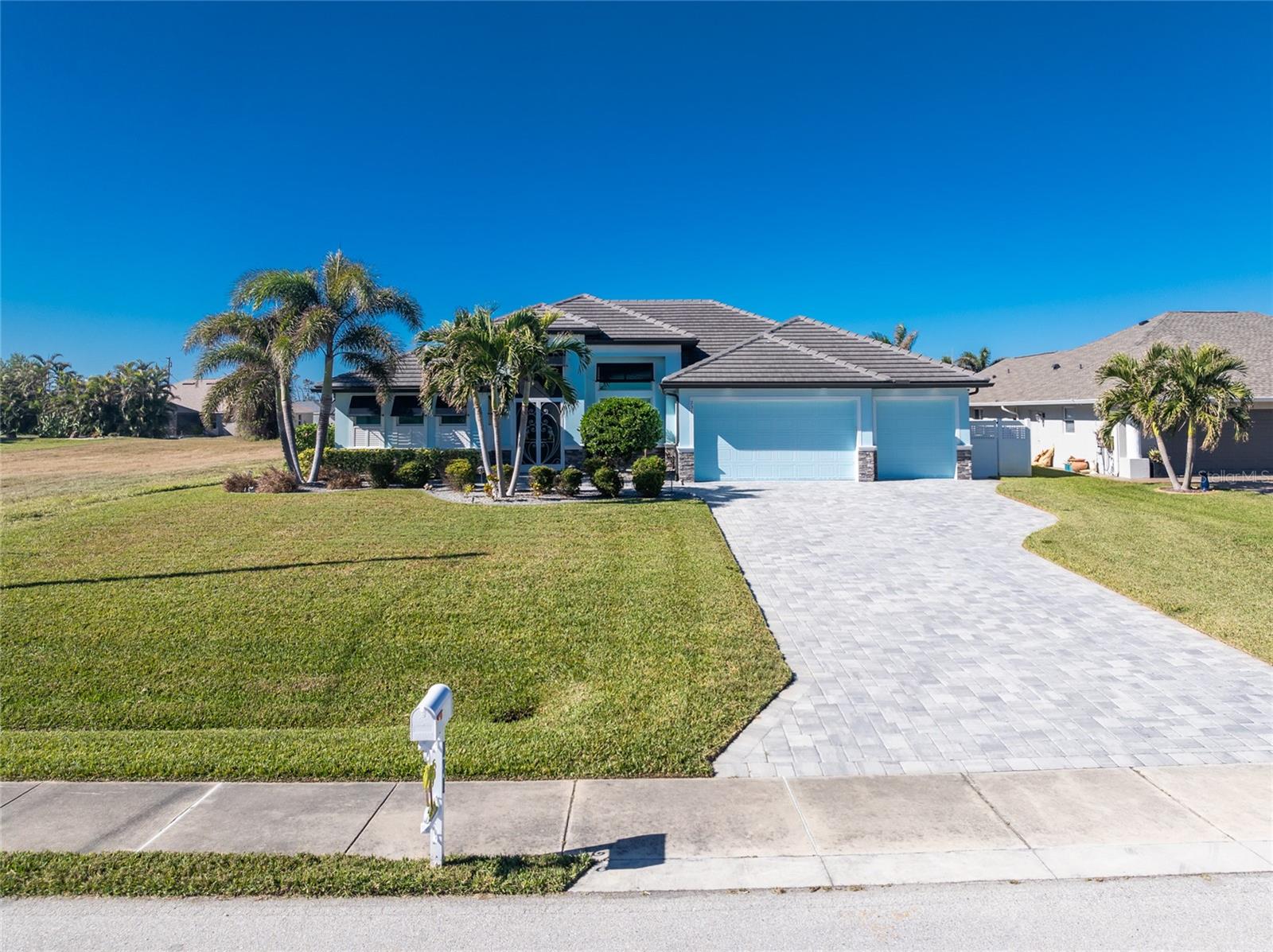 231 ROTONDA BLVD N, ROTONDA WEST, FL, 33947