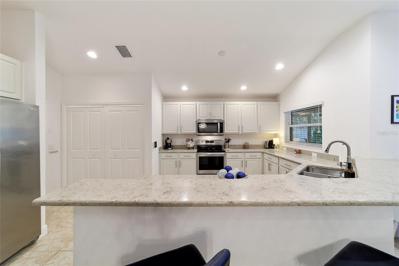 10286 JULIA ISLES AVE, OXFORD, FL, 34484