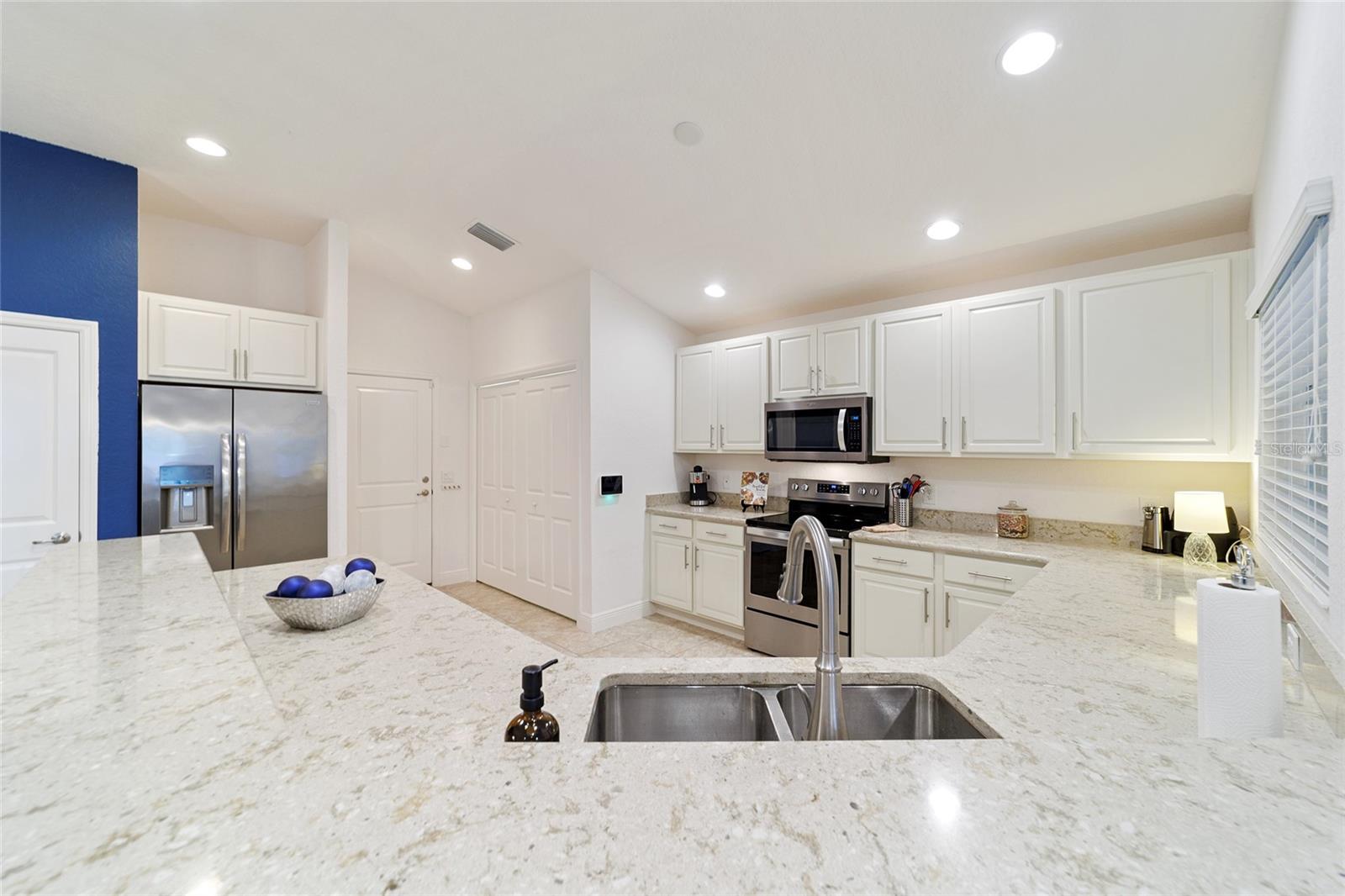 10286 JULIA ISLES AVE, OXFORD, FL, 34484