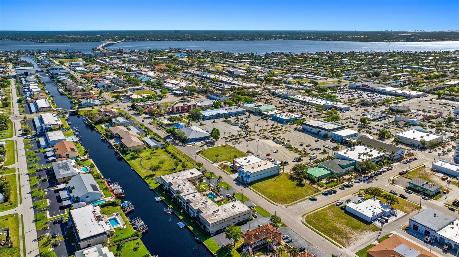 909 SE 46TH LN #202, CAPE CORAL, FL, 33904