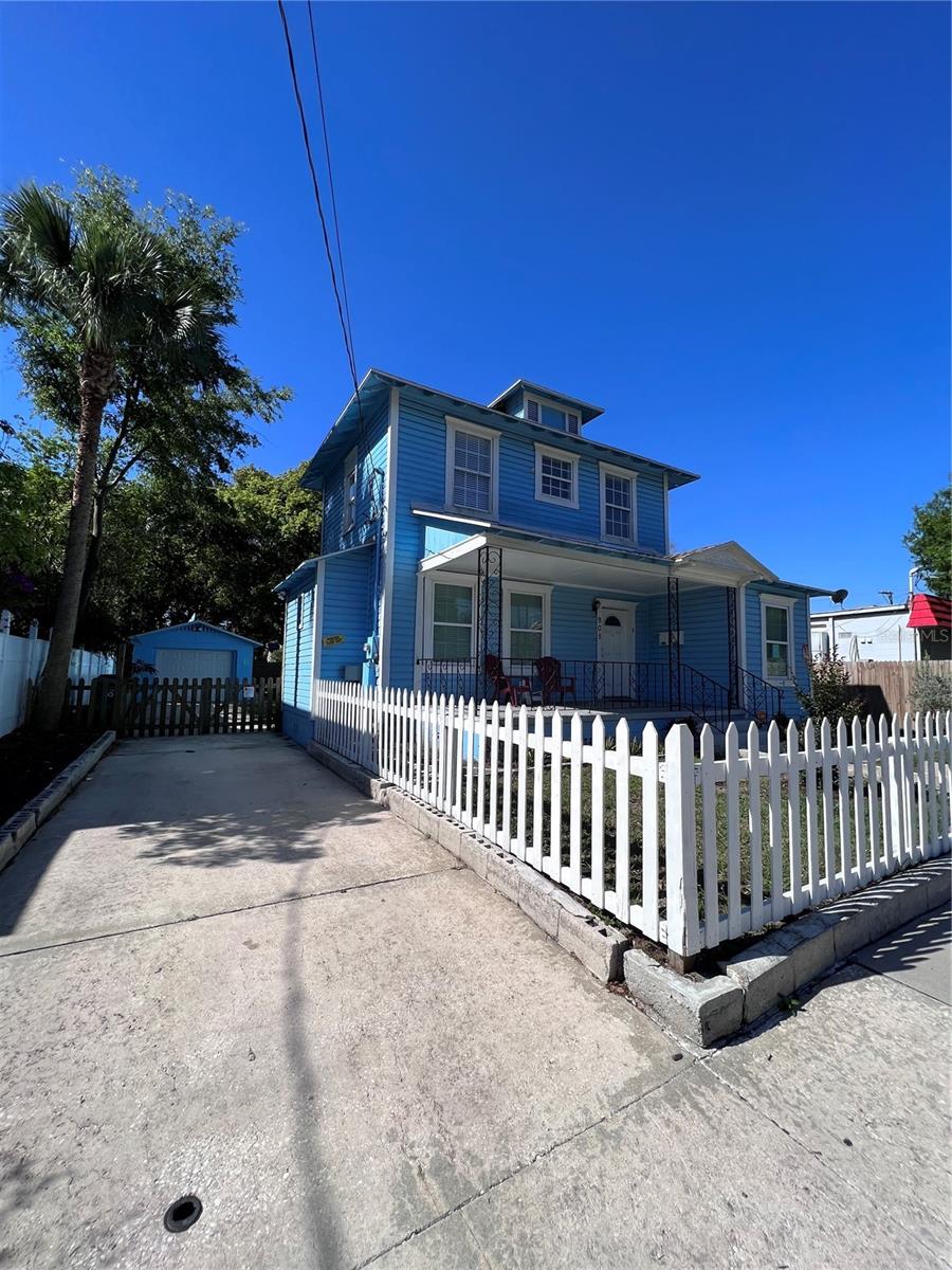 905 E 24TH AVE #B, TAMPA, FL, 33605