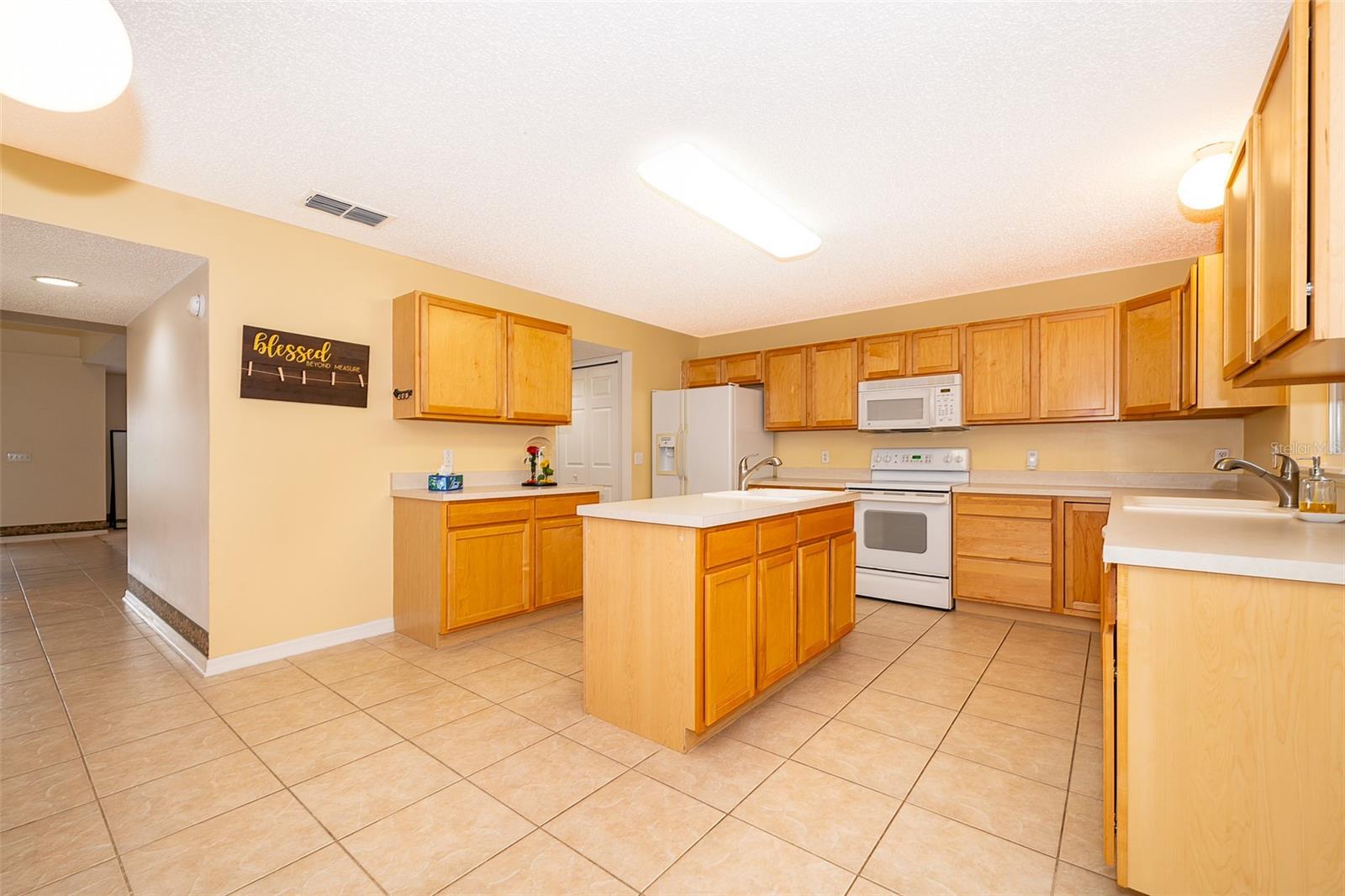 516 YELLOW TAIL PL, CHULUOTA, FL, 32766