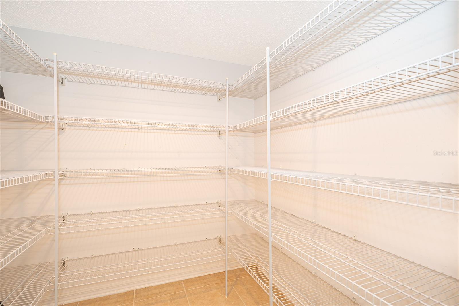 516 YELLOW TAIL PL, CHULUOTA, FL, 32766