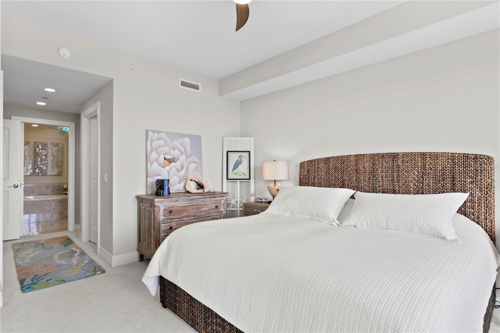 1325 SNELL ISLE BLVD NE #709, ST PETERSBURG, FL, 33704