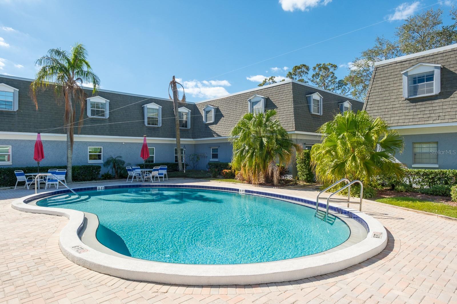 1727 BELLEAIR FOREST DR #B, BELLEAIR, FL, 33756