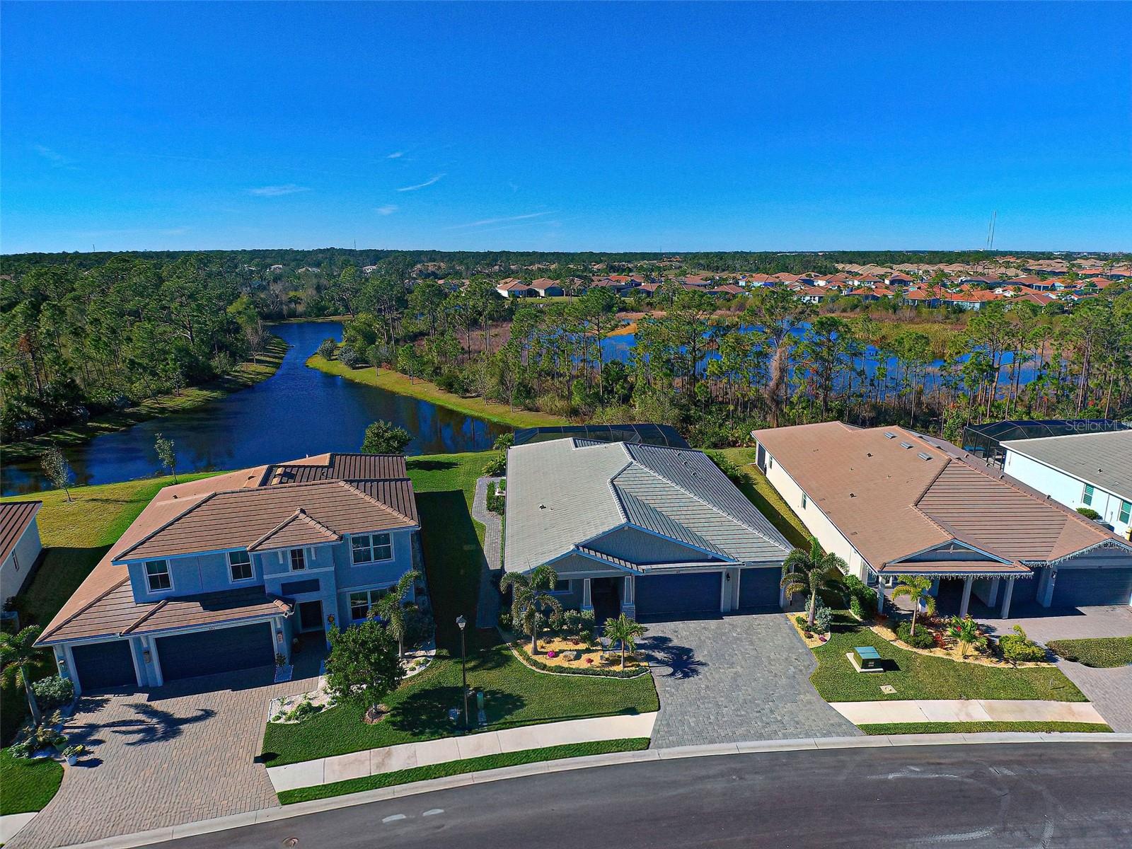 589 MISTIFLOWER CIR, NOKOMIS, FL, 34275