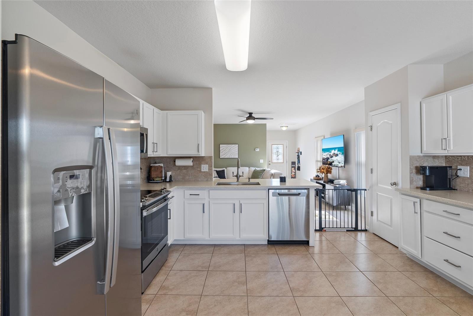 11905 GRAND KEMPSTON DR, GIBSONTON, FL, 33534