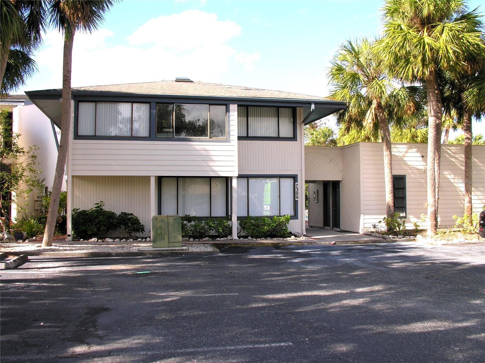 7294 CLOISTER DR #8, SARASOTA, FL, 34231