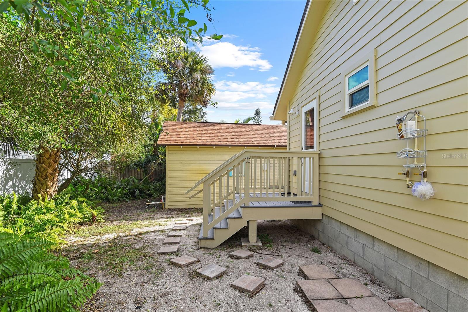 402 OAKWOOD AVE, NEW SMYRNA BEACH, FL, 32169