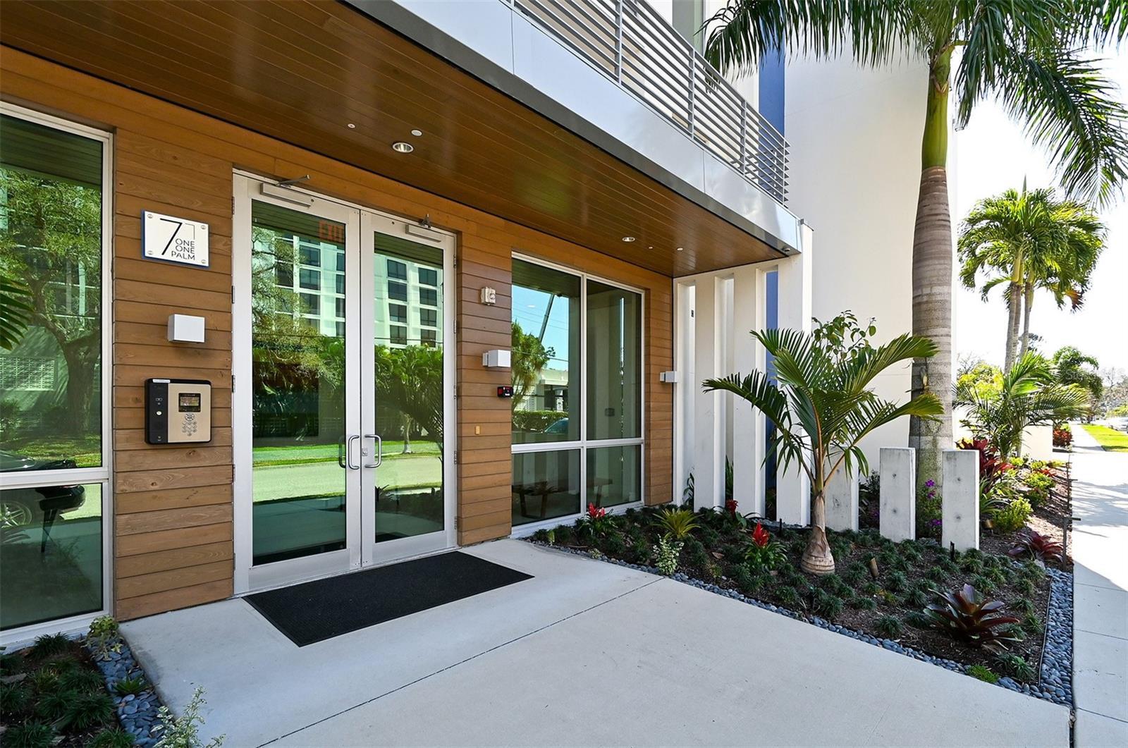 711 S PALM AVE #203, SARASOTA, FL, 34236