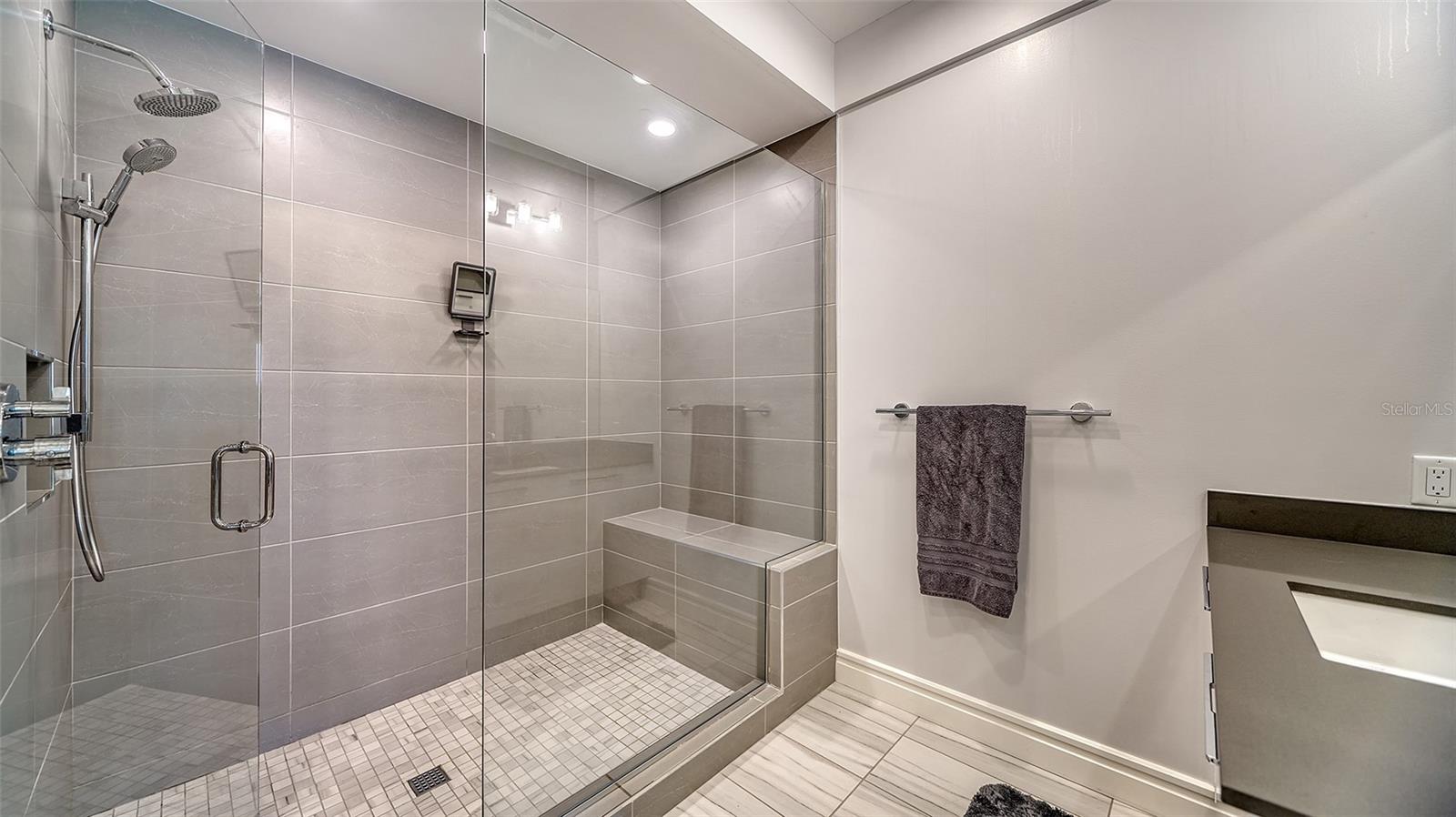 711 S PALM AVE #203, SARASOTA, FL, 34236