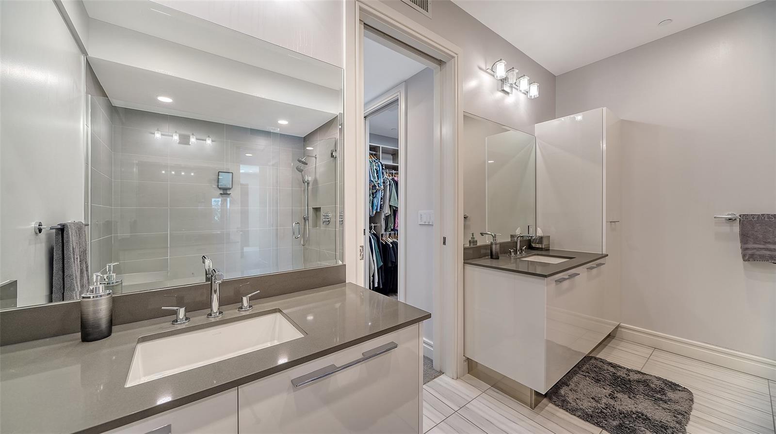 711 S PALM AVE #203, SARASOTA, FL, 34236