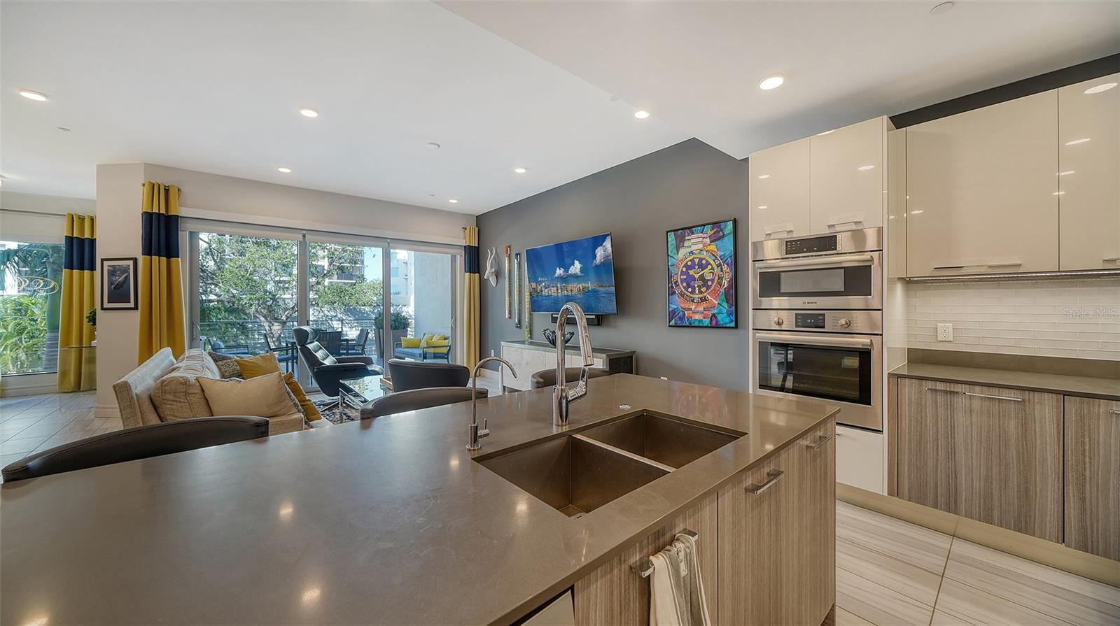 711 S PALM AVE #203, SARASOTA, FL, 34236
