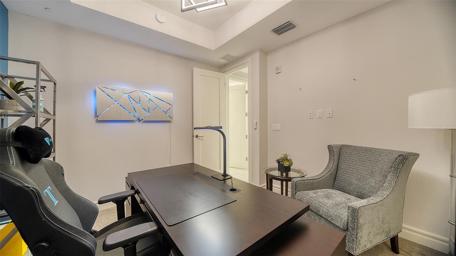 711 S PALM AVE #203, SARASOTA, FL, 34236