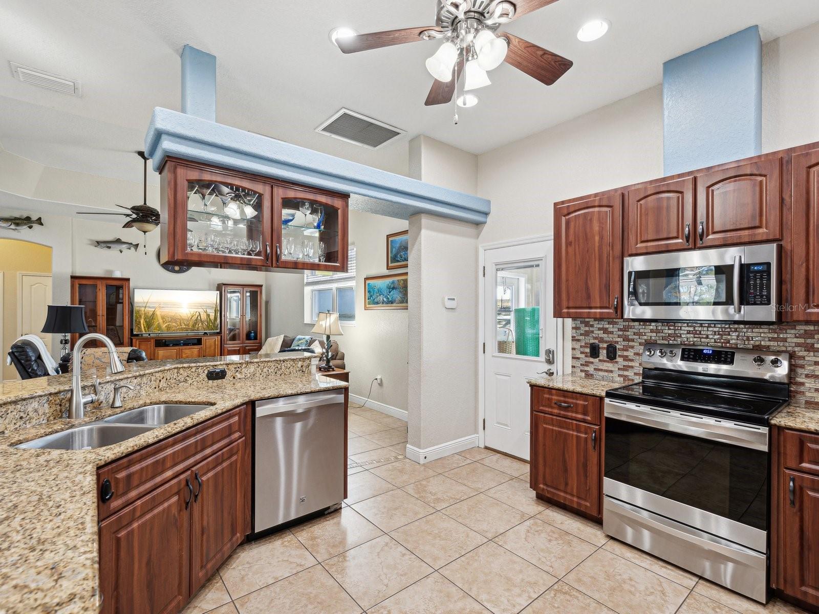 18134 POWERLINE RD, DADE CITY, FL, 33523