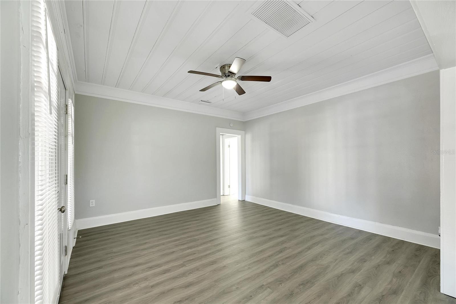 907 E NORTH BAY ST, TAMPA, FL, 33603