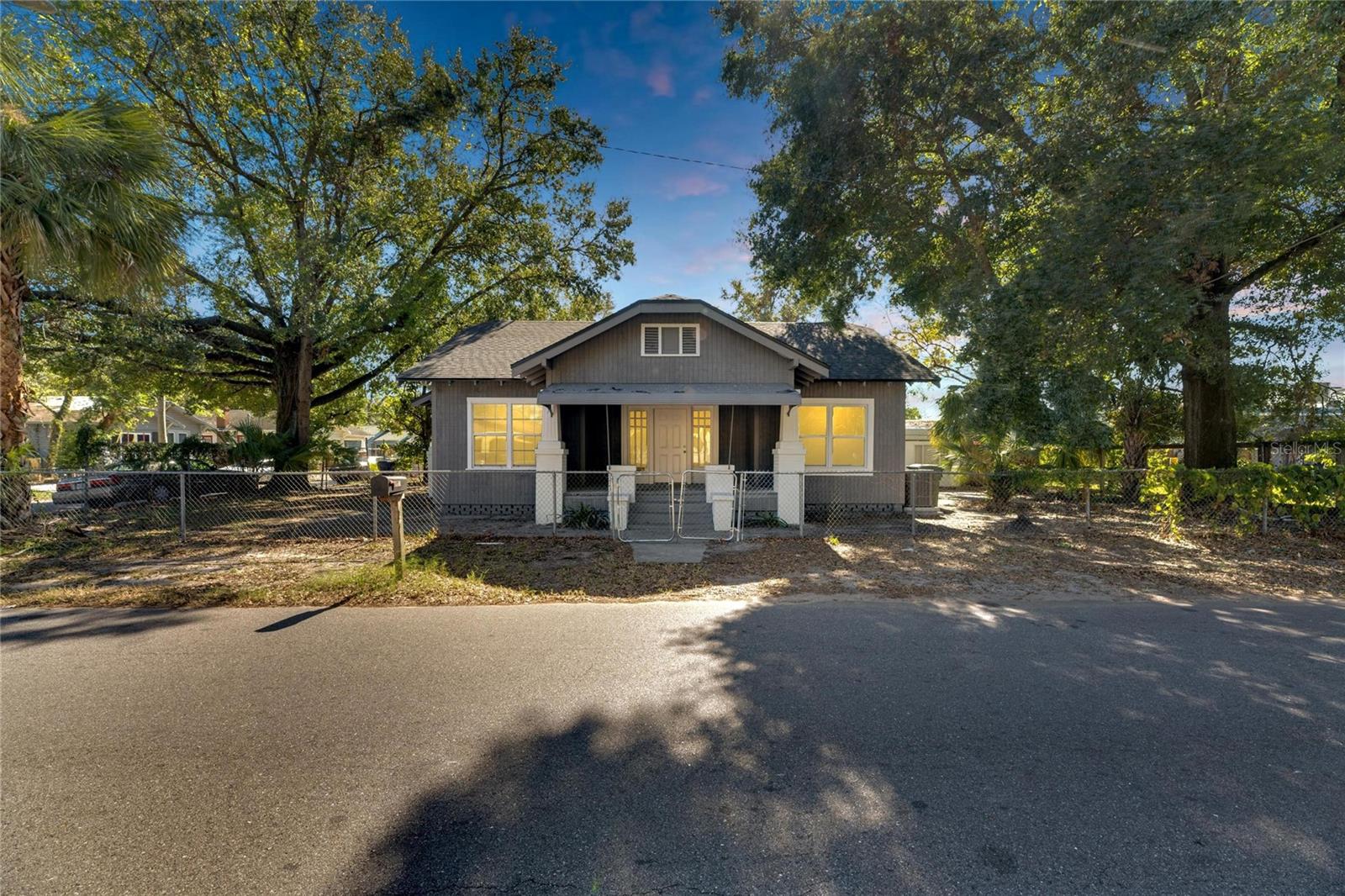 907 E NORTH BAY ST, TAMPA, FL, 33603